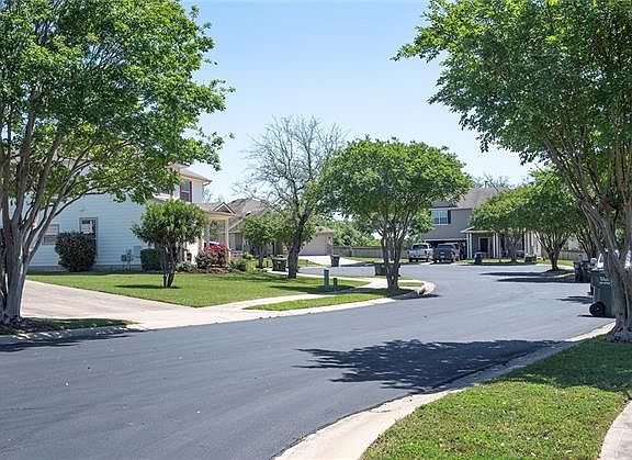 2nd image of 503 Sherwood Ct