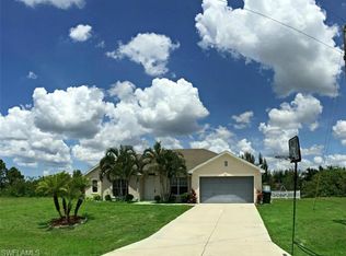911 NE 34th Ter, Cape Coral, FL 33909