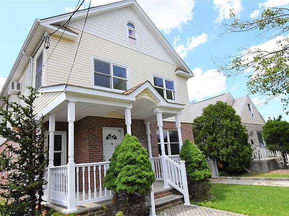 3rd image of 203 Wellington Rd S