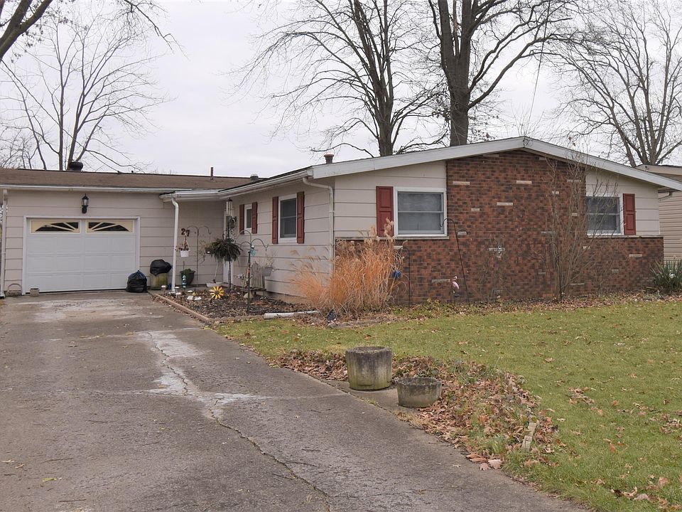 1st image of 27 Oakwood Dr