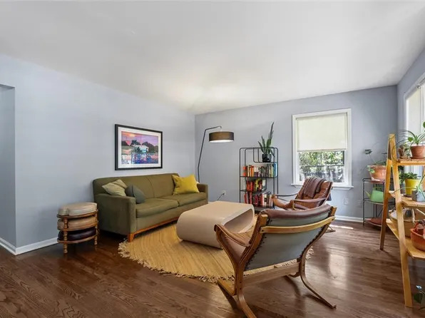 7617 Holmes Rd, Kansas City, MO 64131