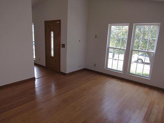 4th image of 1642 Farberdale Dr