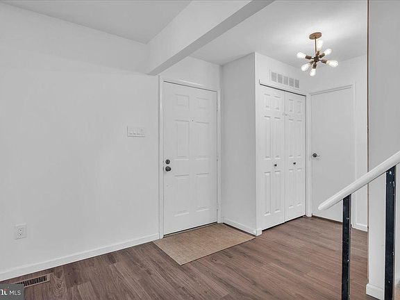 4th image of 144 Briar Ct