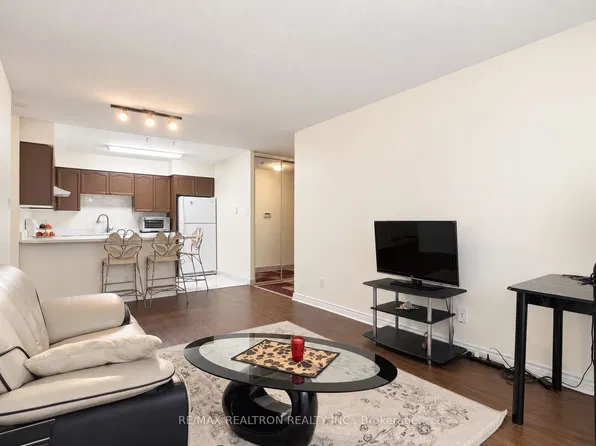 256 Doris Ave #511, Toronto, ON M2N 6X8
