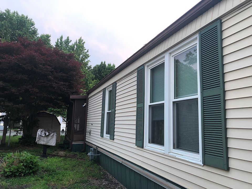 Side view with sunroom