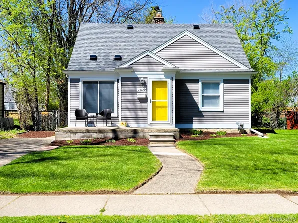 23127 Violet St, Farmington, MI 48336