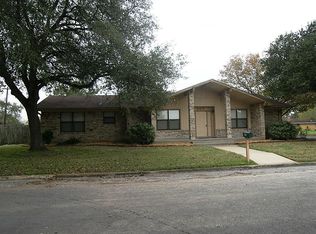 407 W Huvar St, Weimar, TX 78962