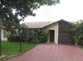 2326 SW 16th Dr, Deerfield Beach, FL 33442