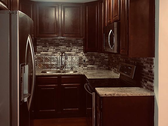 4th image of 7314 Blackstone Ave APT 27