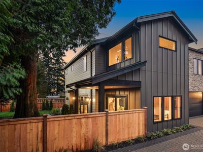 5916 108th Avenue NE, Kirkland, WA, 98033