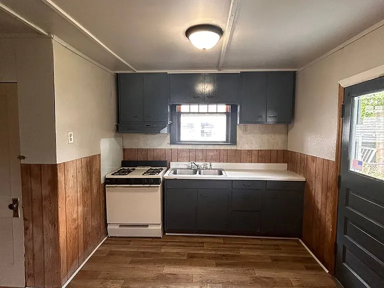 3708 Weisser Park Ave — Photo 4