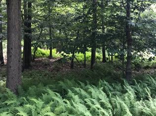 190 Apollo Dr, Gouldsboro, PA 18424