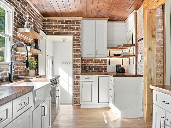 5th image of 206 W Geneseo Street
