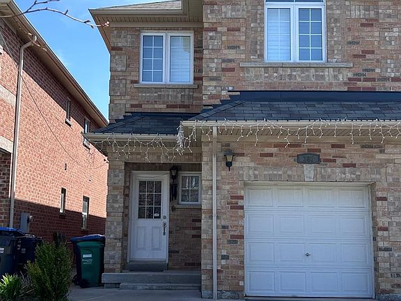 2nd image of 385 Comiskey Cres