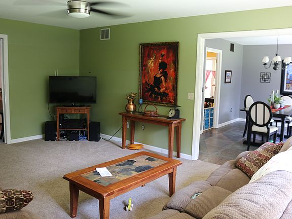 Living Room/Dining Room