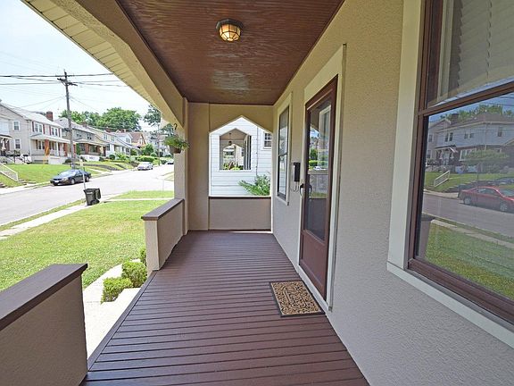 3rd image of 3581 Vista Ave