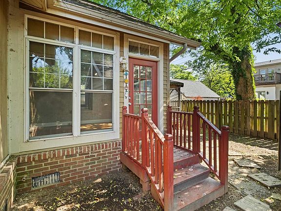 4th image of 1800 Freeman Ave