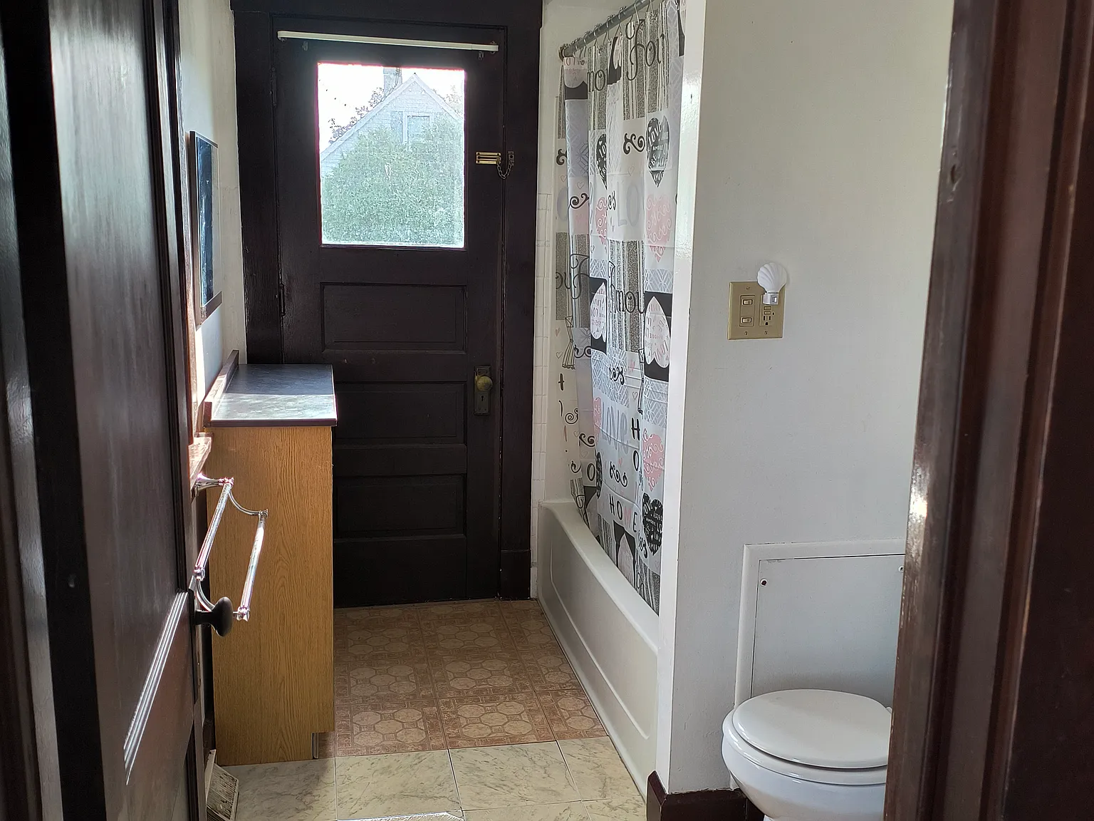 2 bed, 1.5 bath, 1162 sqft, $1,400 — Photo 4