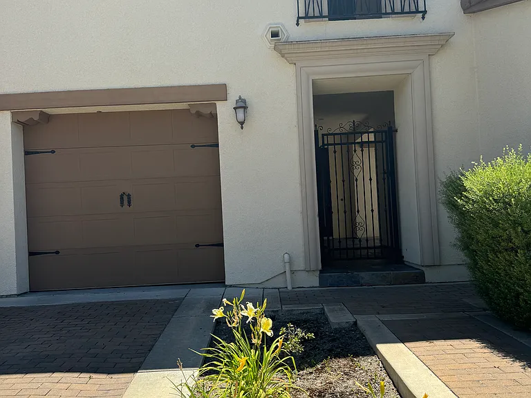 7056 Emerson Ln — Photo 2