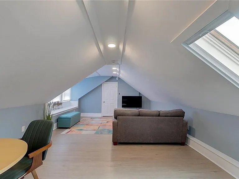 382 Spring St #3 — Photo 8