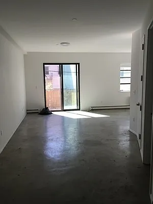 Rented by Flatiron Real Estate Advisors LLC | media 21