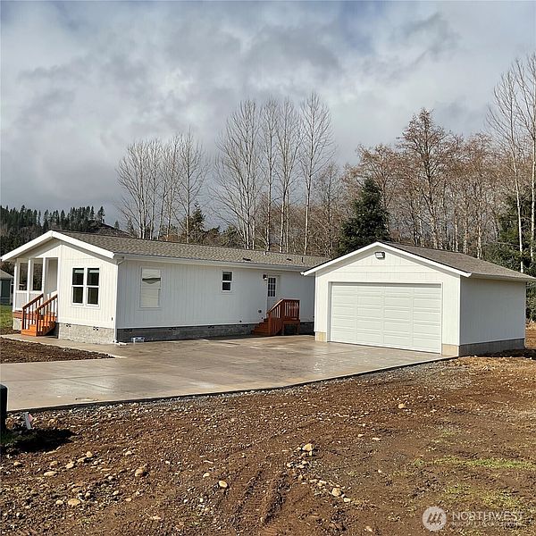 2nd image of 220 Chris Road
