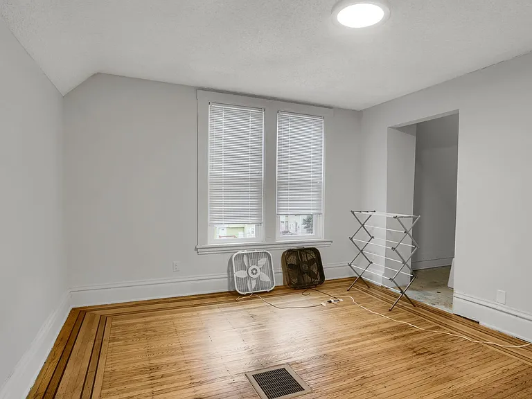 1316 7th St SE — Photo 30