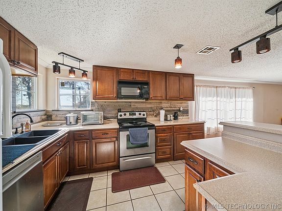 4th image of 35606 Sportman Rd