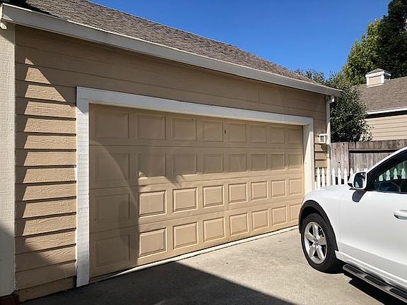 Detached 2 car garage