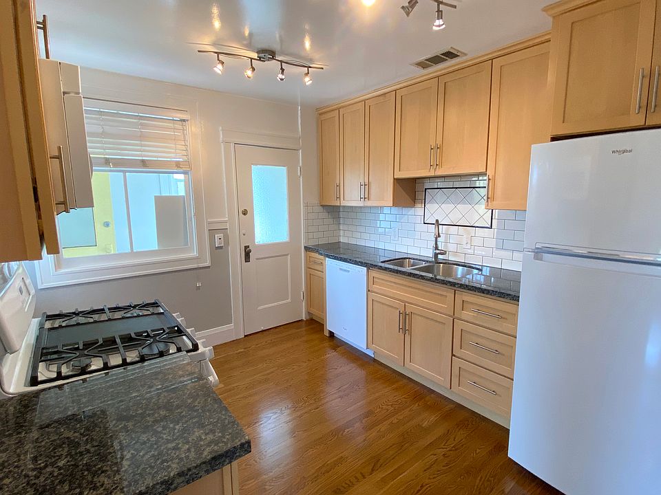Kitchen-Looking West