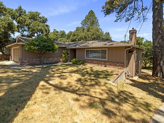 2nd image of 261 Estrella Dr