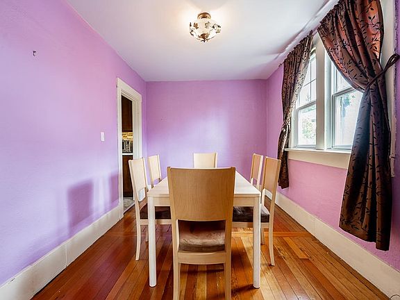 5th image of 264 W Queens Rd N
