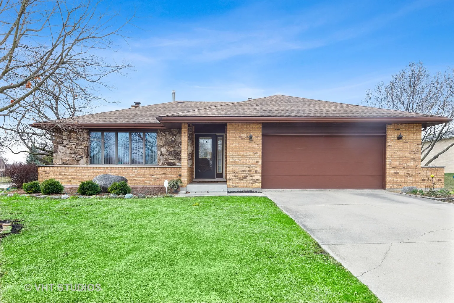 8306 Tudor Cir photo 1