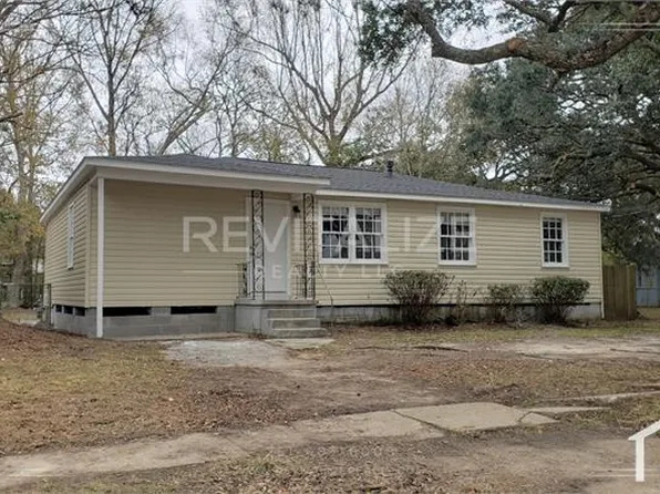 1717 Bass Dr, Mobile, AL 36605