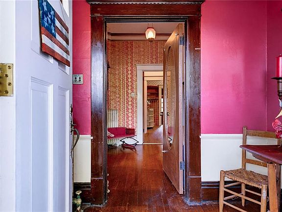 2nd image of 514 E 8th St