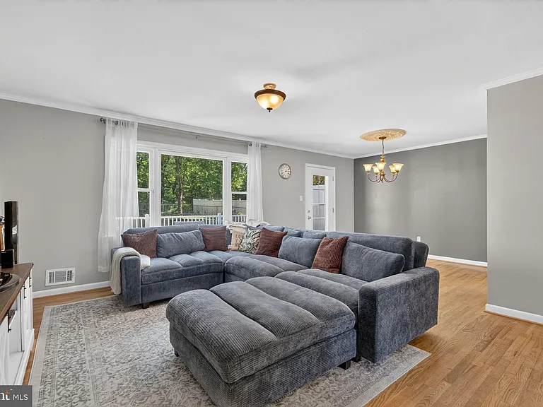 4507 Josephine Ave — Photo 2