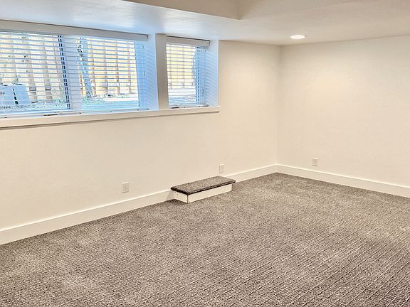 2nd image of 9100A 5th Ave NE