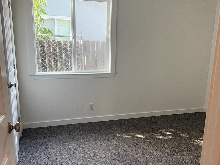 681 S Orchard Ave — Photo 11