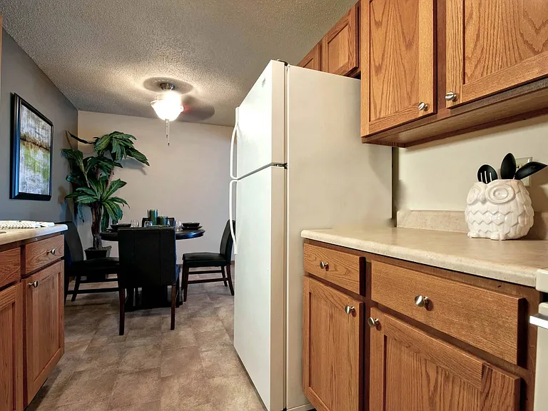 Huntington Ridge Apartments — Photo 6