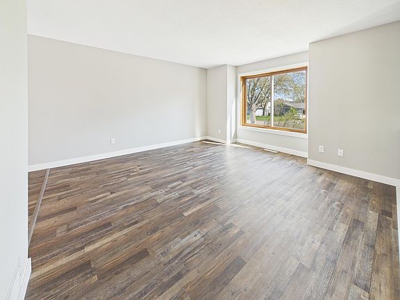2nd image of 347 3rd St NE