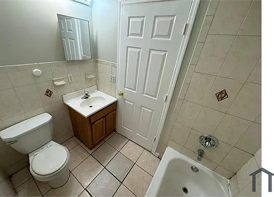 244 Nye Ave #2 — Photo 3
