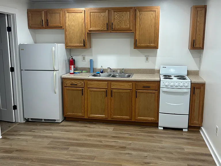 210 Genesee St #5 — Photo 5