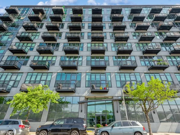 1224 W Van Buren Ave #204, Chicago, IL 60607