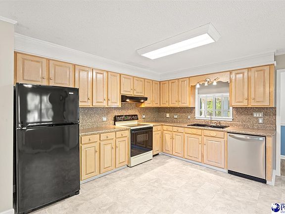 2nd image of 736 Millers Rd