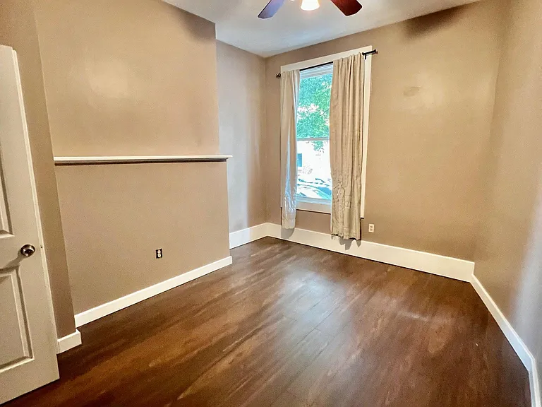 109 S Washington St — Photo 6
