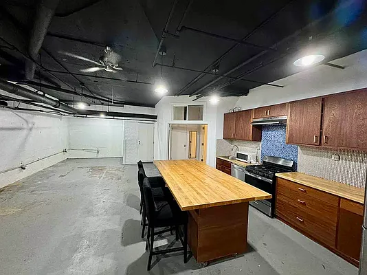 Rented by EXR | media 7