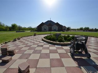 198 Highview Rd, Ennis, TX 75119