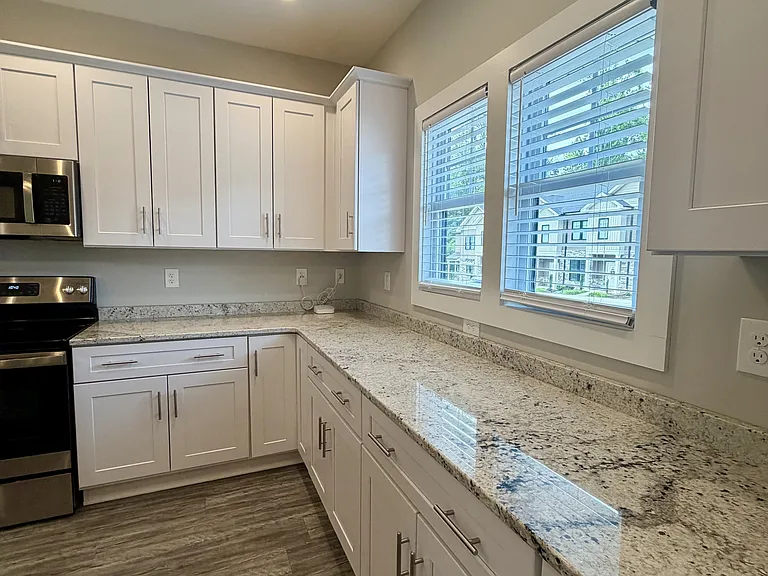 52 Cuddington Ln #1 — Photo 6
