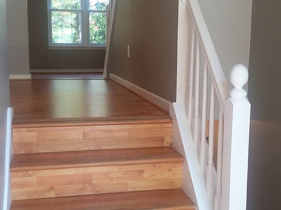 To dining & living rooms