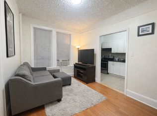3270 30th St APT 1F, Astoria, NY 11106